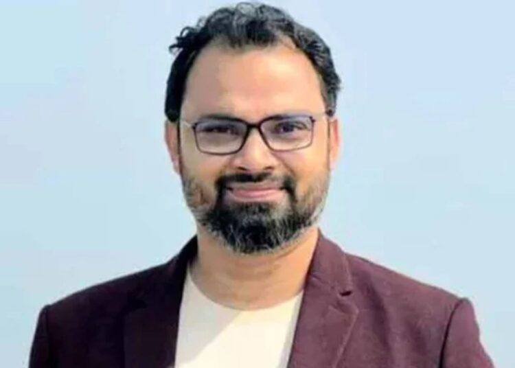 গুম ও শহীদ পরিবারের পাশে ক্রীড়া প্রতিমন্ত্রী আমিনুল হক