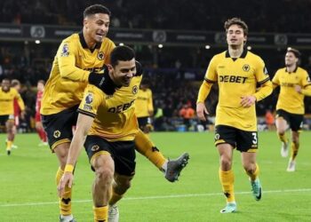 তলানিতে থাকা ওলভারহামটনের কাছে হার লিভারপুলের