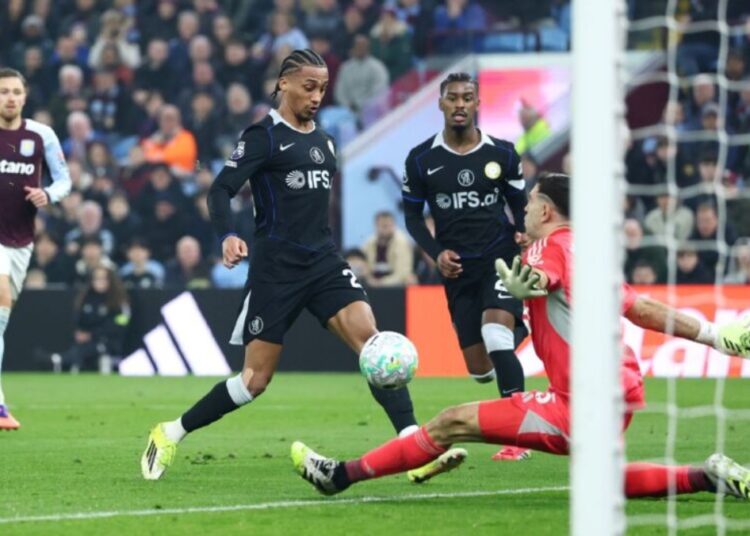 পেদ্রোর হ্যাটট্রিকে শীর্ষ পাঁচে ফিরলো চেলসি