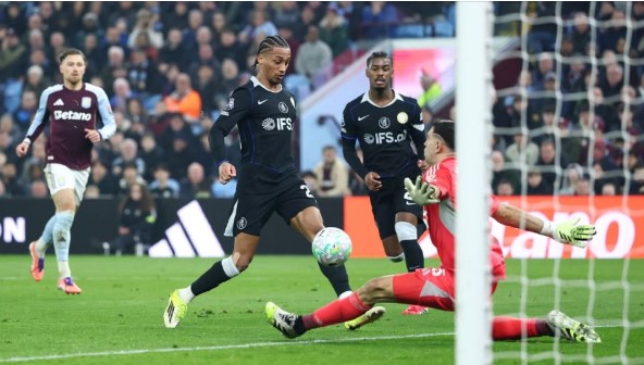 পেদ্রোর হ্যাটট্রিকে শীর্ষ পাঁচে ফিরলো চেলসি