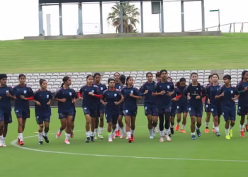 ইতিহাস গড়তে দুপুরে মাঠে নামছে বাংলাদেশ