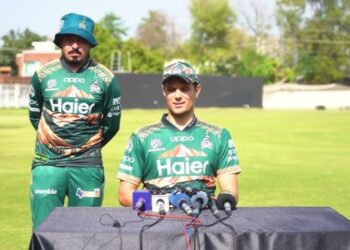 বাবরের অধিনায়কত্বের প্রশংসায় অজি অলরাউন্ডার