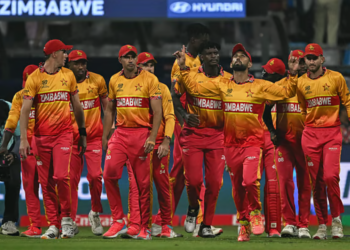 বিশ্বকাপ শেষে ভারতে আটকা পড়েছেন জিম্বাবুয়ের ক্রিকেটাররা