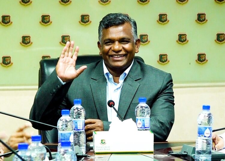 দেশে ফিরেই ফুরফুরে মেজাজে বিসিবিতে বুলবুল