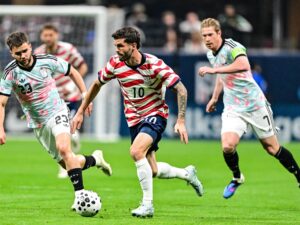 যুক্তরাষ্ট্র ও বেলজিয়ামের প্রীতি ম্যাচে বল দখলের লড়াই