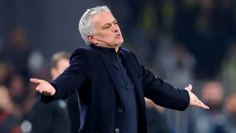 হোসে মরিনিয়ো আবারও নিষেধাজ্ঞার কবলে পড়লেন