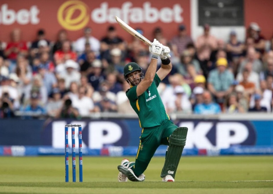 মার্করামের ব্যাটিংয়ে বিধ্বস্ত ইংল্যান্ড