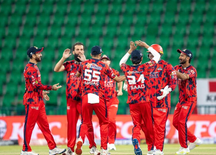 মুস্তাফিজ-পারভেজের লাহোর হারল করাচির কাছে