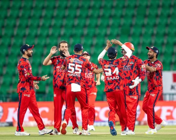 মুস্তাফিজ-পারভেজের লাহোর হারল করাচির কাছে।