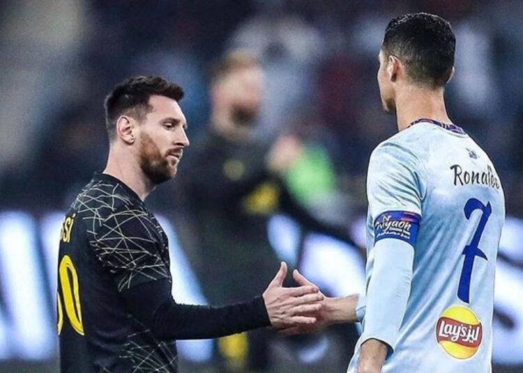 রোনালদো ও মেসি ভক্তদের হাজারতম গোলের উম্মাদনা