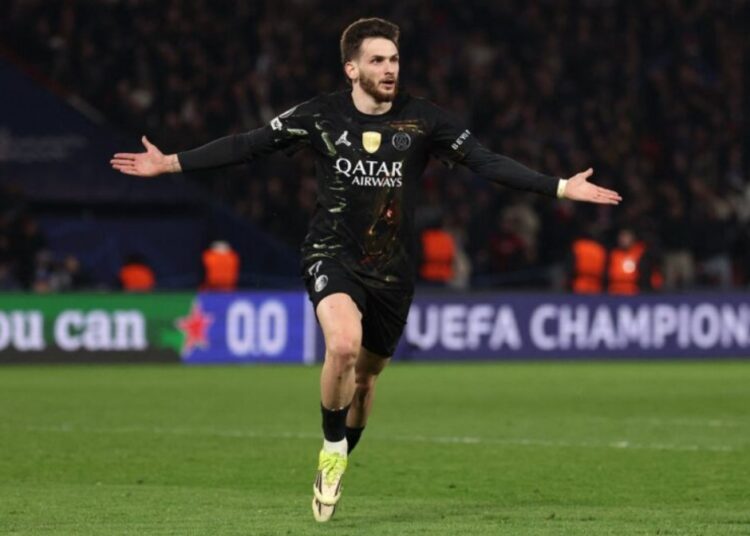 শেষ মুহুর্তে পিএসজির ঝড়ে উড়ে গেল চেলসি