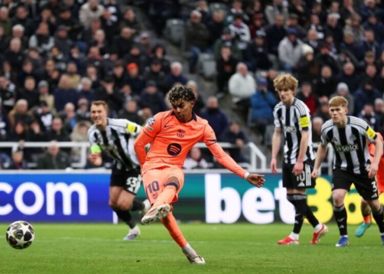 শেষ মূহুর্তের পেনাল্টিতে হার এড়াল বার্সেলোনা