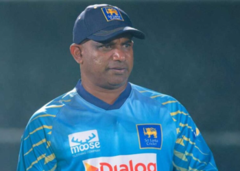 শ্রীলঙ্কা কোচের দায়িত্ব ছাড়লেন লঙ্কান কিংবদন্তি