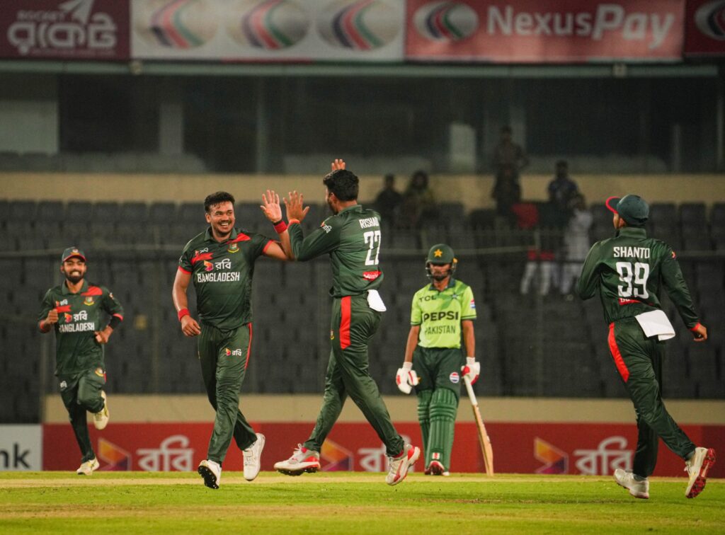 তানজিদের শতকে ও তাসকিনের বোলিংয়ে সিরিজ বাংলাদেশের