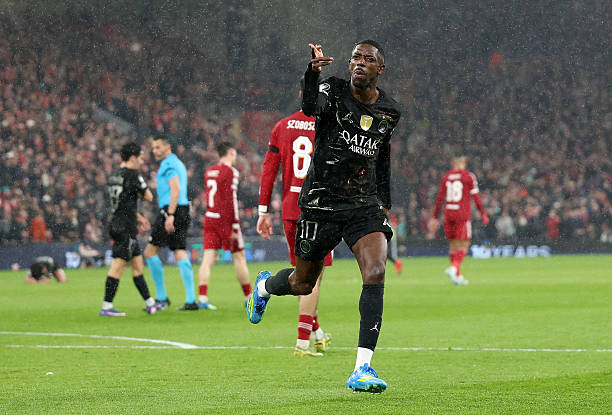 ম্যাচে নিজের ও দলের প্রথম গোল করার পর উদযাপন করছেন প্যারিস সেন্ট-জার্মেইনের উসমান দেম্বেলে। (ছবি: গেটি ইমেজেস)।