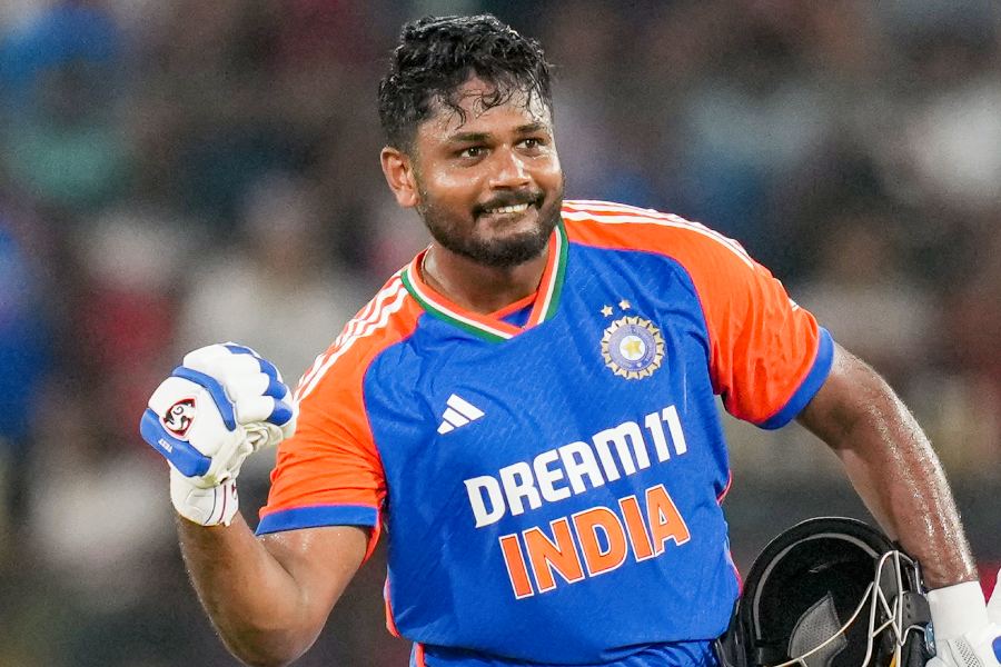 বিশ্বকাপের সেরা স্যামসন এবার মাস সেরা