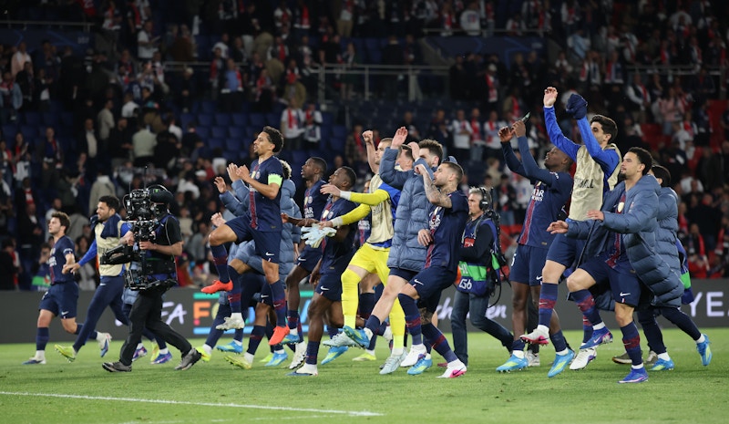 গোলবন্যার ম্যাচে পিএসজি হারাল বায়ার্নকে