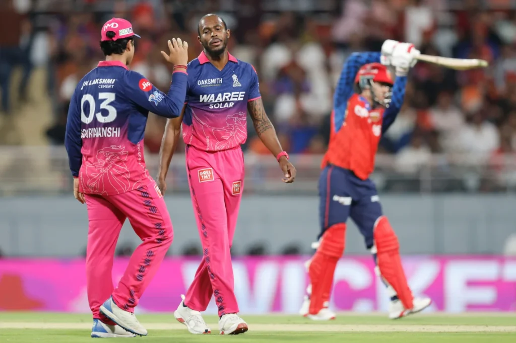 পাঞ্জাবকে প্রথম পরাজয় উপহার দিয়ে তিনে উঠল রাজস্থান