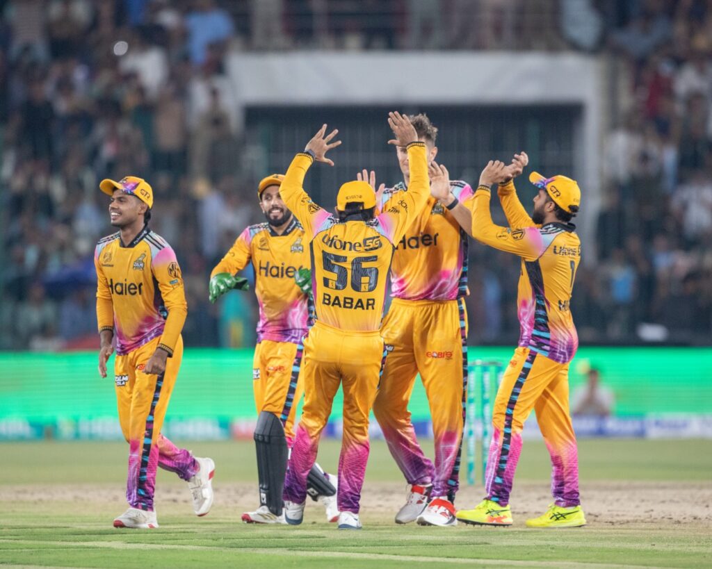 পিএসএল ফাইনালে পেশোয়ার জালমি