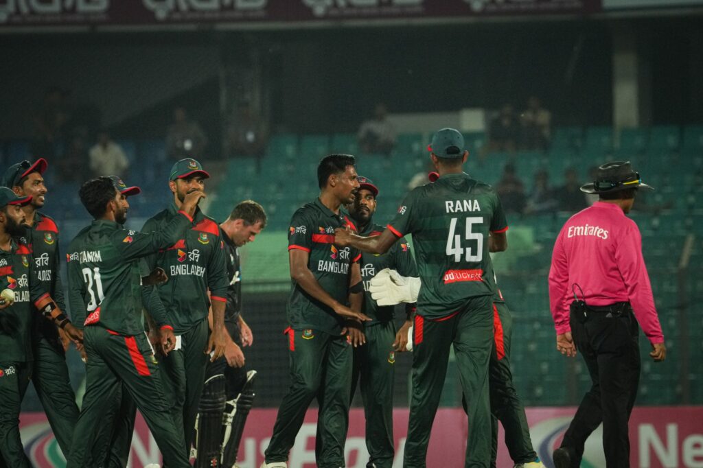 বাংলাদেশ জাতীয় ক্রিকেট দলের দুই গুরুত্বপূর্ণ পেসারকে ঘিরে গুরুত্বপূর্ণ সিদ্ধান্ত নিয়েছে বাংলাদেশ ক্রিকেট বোর্ড, বিসিবি।