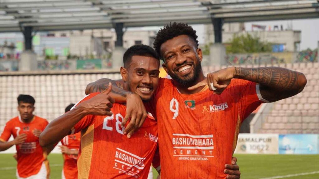 মোহামেডান ও কিংস শেষ চারে উঠল বিশাল জয়ে