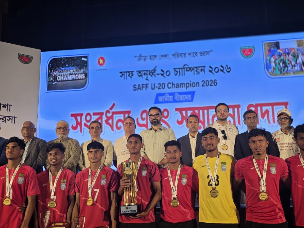 সাফজয়ী ফুটবলারদের সংবর্ধনা দিলেন যুব ও ক্রীড়া প্রতিমন্ত্রী