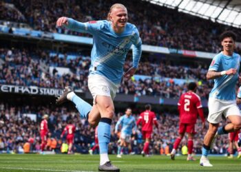 লিভারপুলের বিপক্ষে হ্যাটট্রিকম্যান আর্লিং হালান্ড