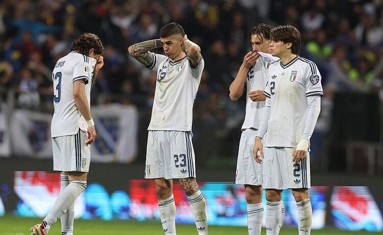 বিশ্বকাপ থেকে বাদ পড়ার পর খেলোয়াড়রা