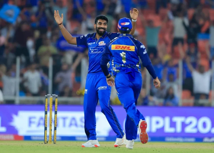 প্রথম বলেই উইকেট নিয়ে জসপ্রিত বুমরাহ তাঁর খরা কাটালেন।