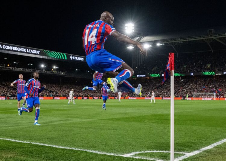 গোলের পর উড়ছেন মাতেতা