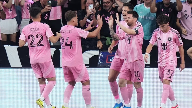 মেসি ও সুয়ারেজের গোলে মায়ামির নাটকীয় ড্র