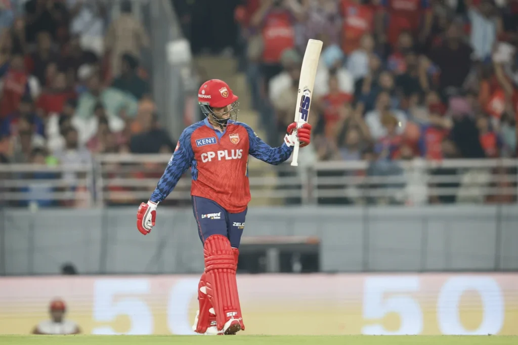 প্রিয়ংশ আর্য ১৯ বলে অর্ধশতক পূর্ণ করেন।