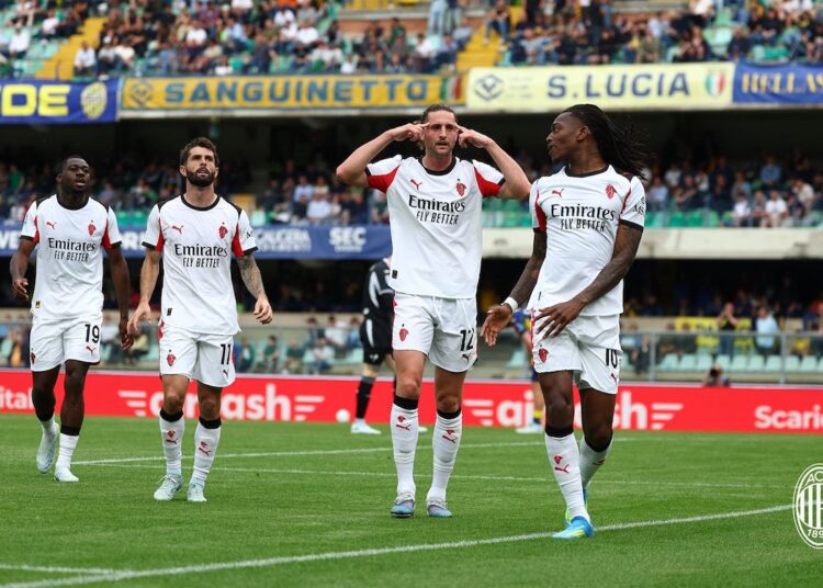 গোলের পর এসি মিলানের খেলোয়াড়রা