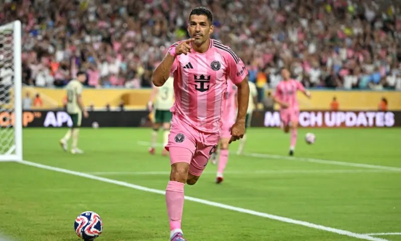 জাতীয় দলের হয়ে খেলতে চান সুয়ারেজ