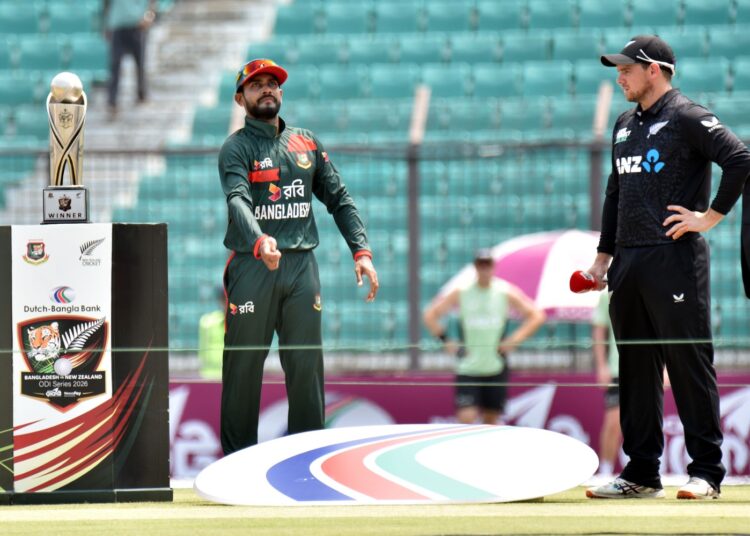 অলিখিত ফাইনালে ব্যাটিংয়ে বাংলাদেশ