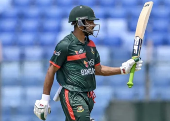 সেঞ্চুরির পর ফিরে গেলেন শান্ত