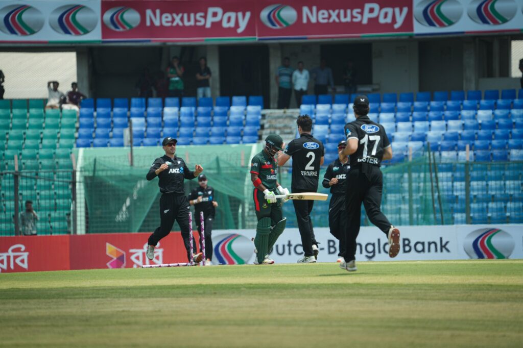 অলিখিত ফাইনালে ব্যাটিংয়ে বাংলাদেশ