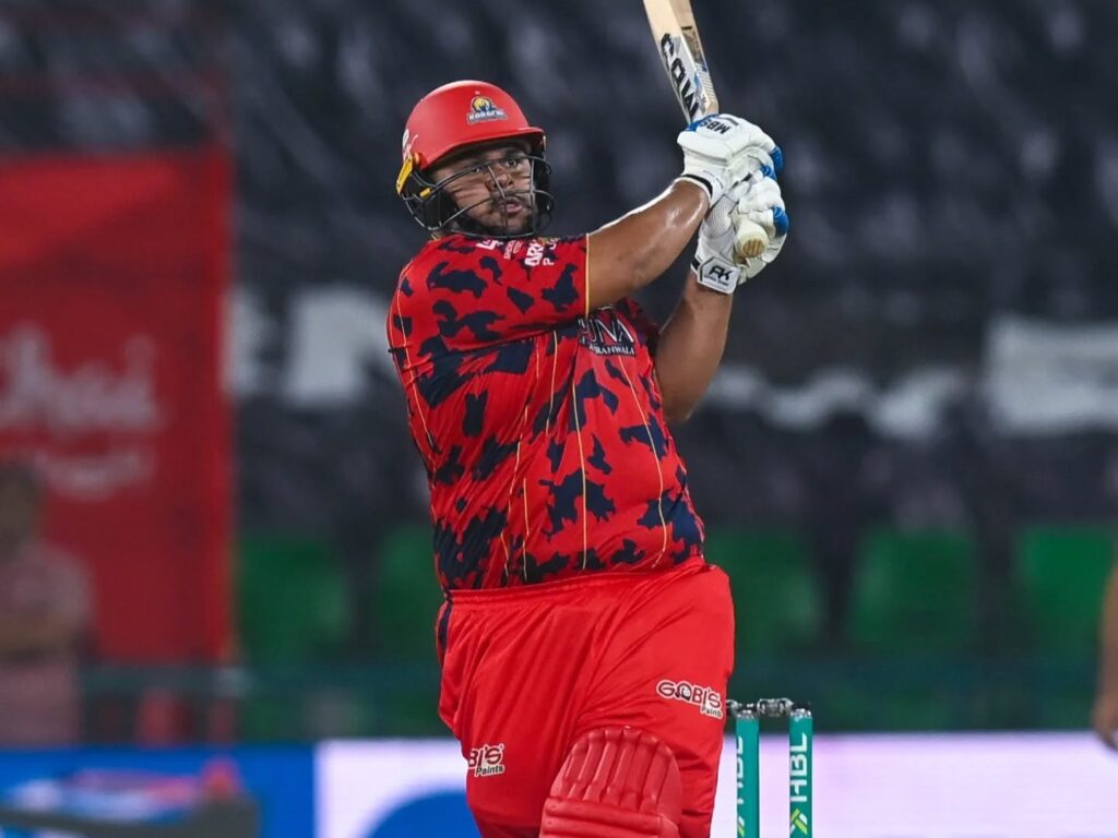 আজম ঝড়ে পিন্ডিজ পরাস্ত করাচির কাছে