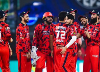 আজম ঝড়ে পিন্ডিজ পরাস্ত করাচির কাছে