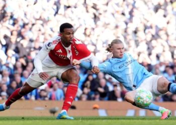 আর্সেনালকে হারিয়ে শিরোপার দৌড়ে ম্যানচেস্টার সিটি