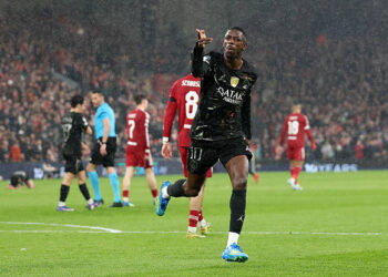 ম্যাচে নিজের ও দলের প্রথম গোল করার পর উদযাপন করছেন প্যারিস সেন্ট-জার্মেইনের উসমান দেম্বেলে। (ছবি: গেটি ইমেজেস)।