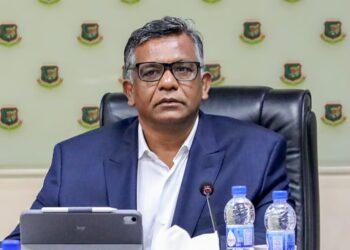 এক চেয়ার নিয়েই বসে থাকবেন বুলবুল !