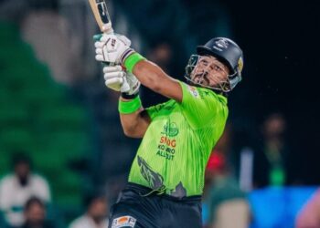 ওপেনিংয়ে ফিরে পারভেজ ঝড় তুললেন