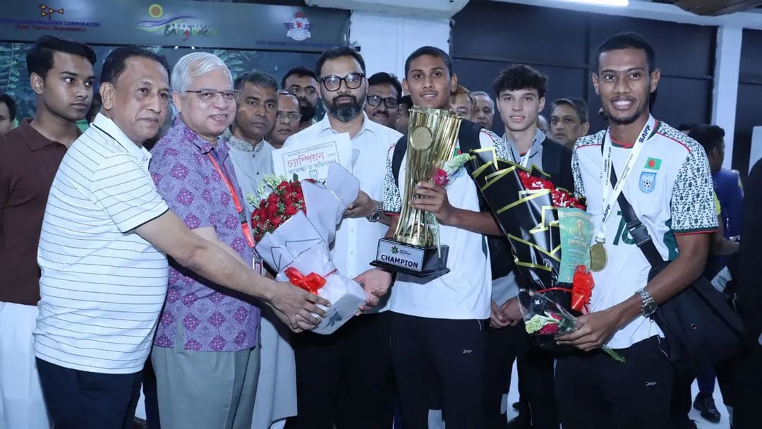 চ্যাম্পিয়নদের আর্থিক পুরষ্কার ঘোষণা ঝলমলে সংবর্ধনায়