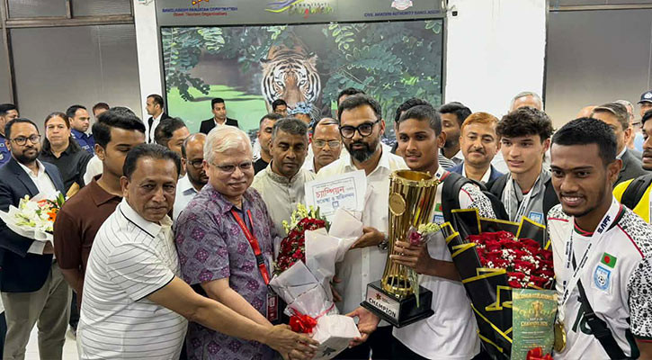 চ্যাম্পিয়নদের আর্থিক পুরষ্কার ঘোষণা ঝলমলে সংবর্ধনায়
