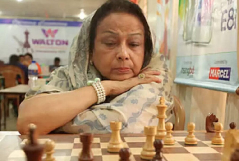 দিল্লিতে বিপাকে রাণী হামিদ ফেরত পাঠানো হলো সহযোগী দাবাড়ুকে