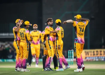 নাহিদের বিবর্ণ অভিষেক ম্যাচে নাটকীয় জয় পেশোয়ারের