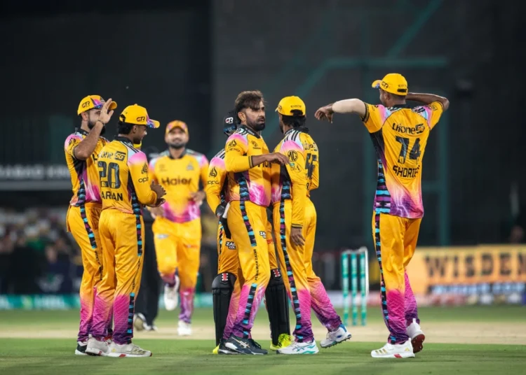 নাহিদের বিবর্ণ অভিষেক ম্যাচে নাটকীয় জয় পেশোয়ারের