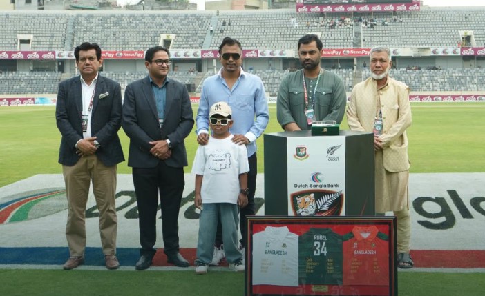 বাংলাদেশ ক্রিকেটের অন্যতম লড়াকু পেসার রুবেল হোসেনকে আজ বিশেষ সম্মাননা দিল বাংলাদেশ ক্রিকেট বোর্ড (বিসিবি)।