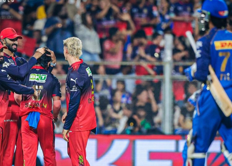 বেঙ্গালুরুর কাছে মুম্বাই হারল নিজ মাঠে